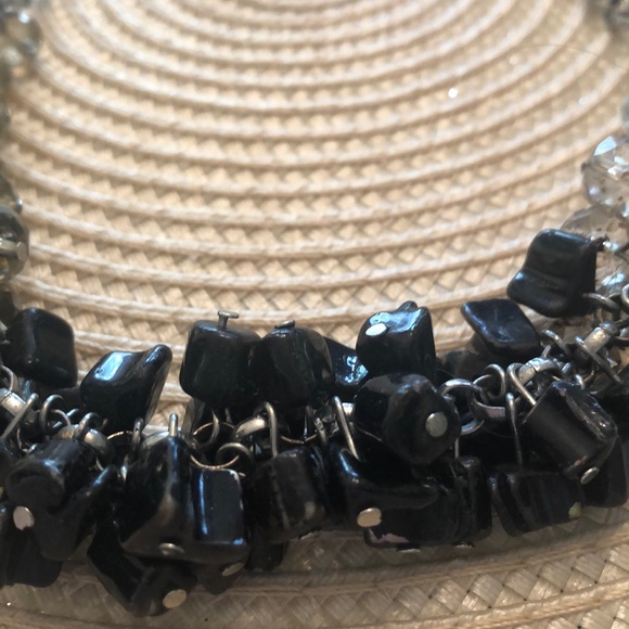 Tri color glass beaded necklace very versatile - Picture 3 of 4